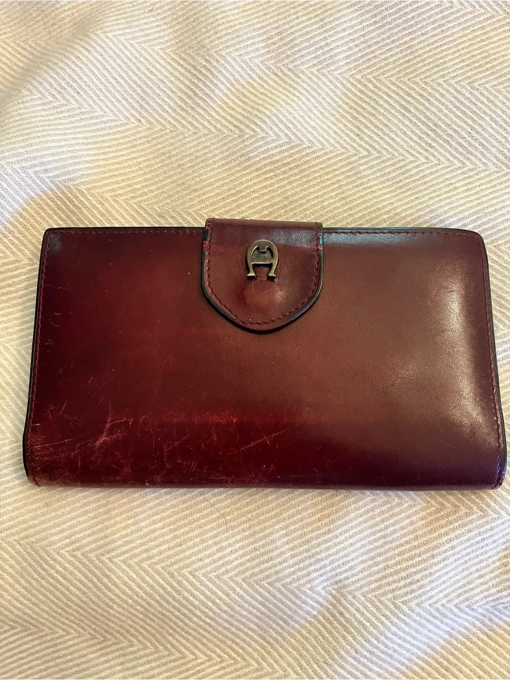 vintage etienne aigner Burgundy Bi-fold wallet And Checkbook Cover 7 In X 4 In